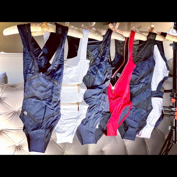 🌊FINAL 4 🏝Luxury One-Piece Swimsuit🛥 - Picture 5 of 7